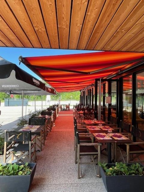 Hotel Restaurant Akena Molinges - La Brocatelle 圣克洛德 外观 照片